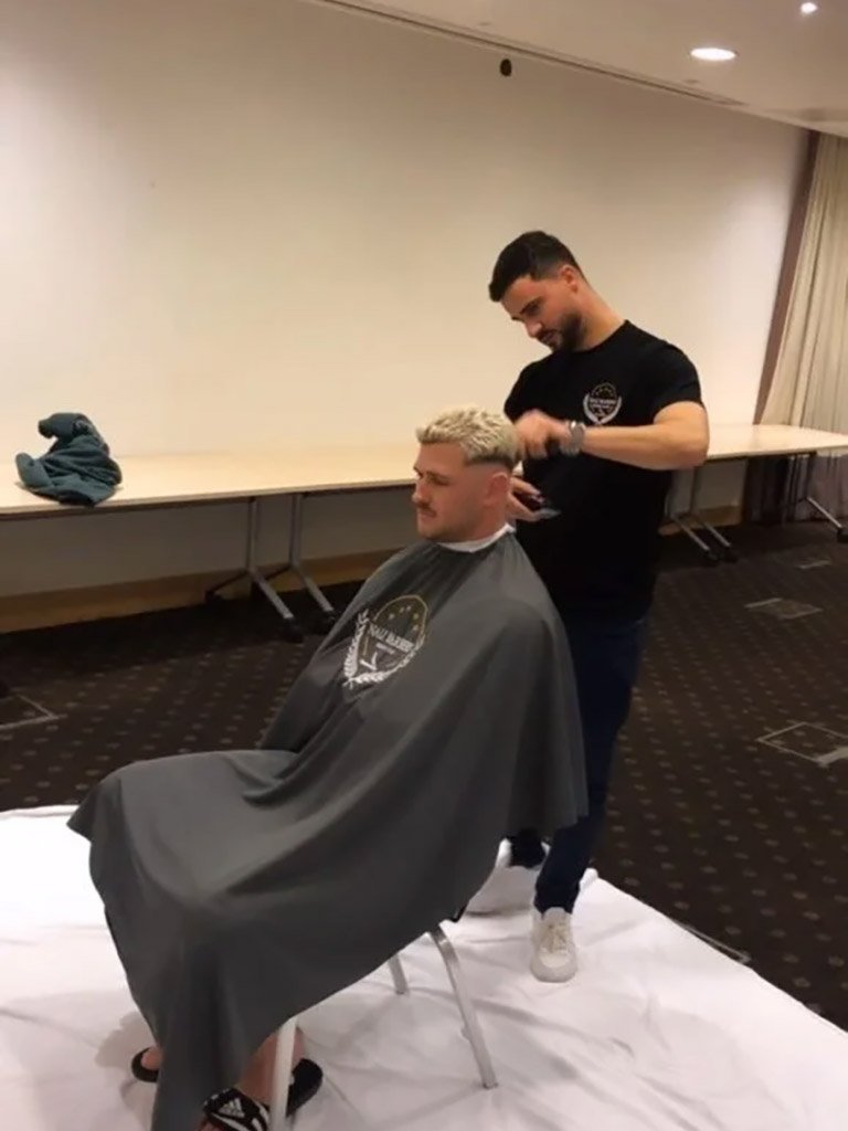 traditional barber shop central London 1